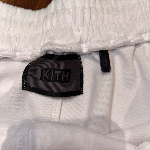 KITH WHITE SWEAT SHORTS - Picture 5 of 9